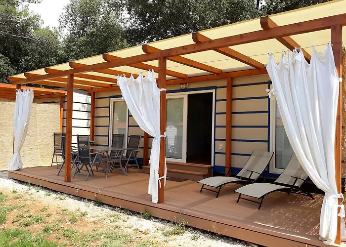Grand Veles camp