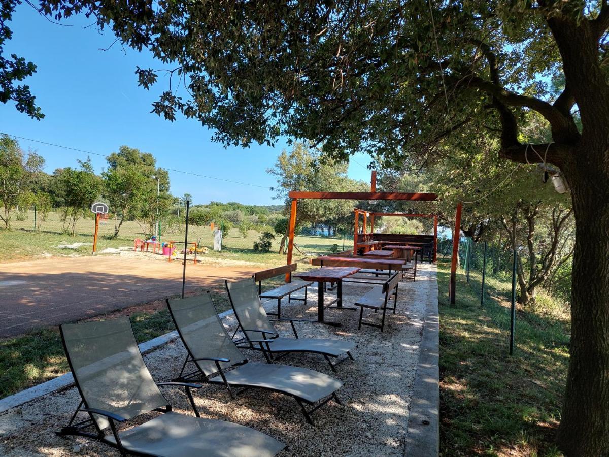 Grand Veles Camp