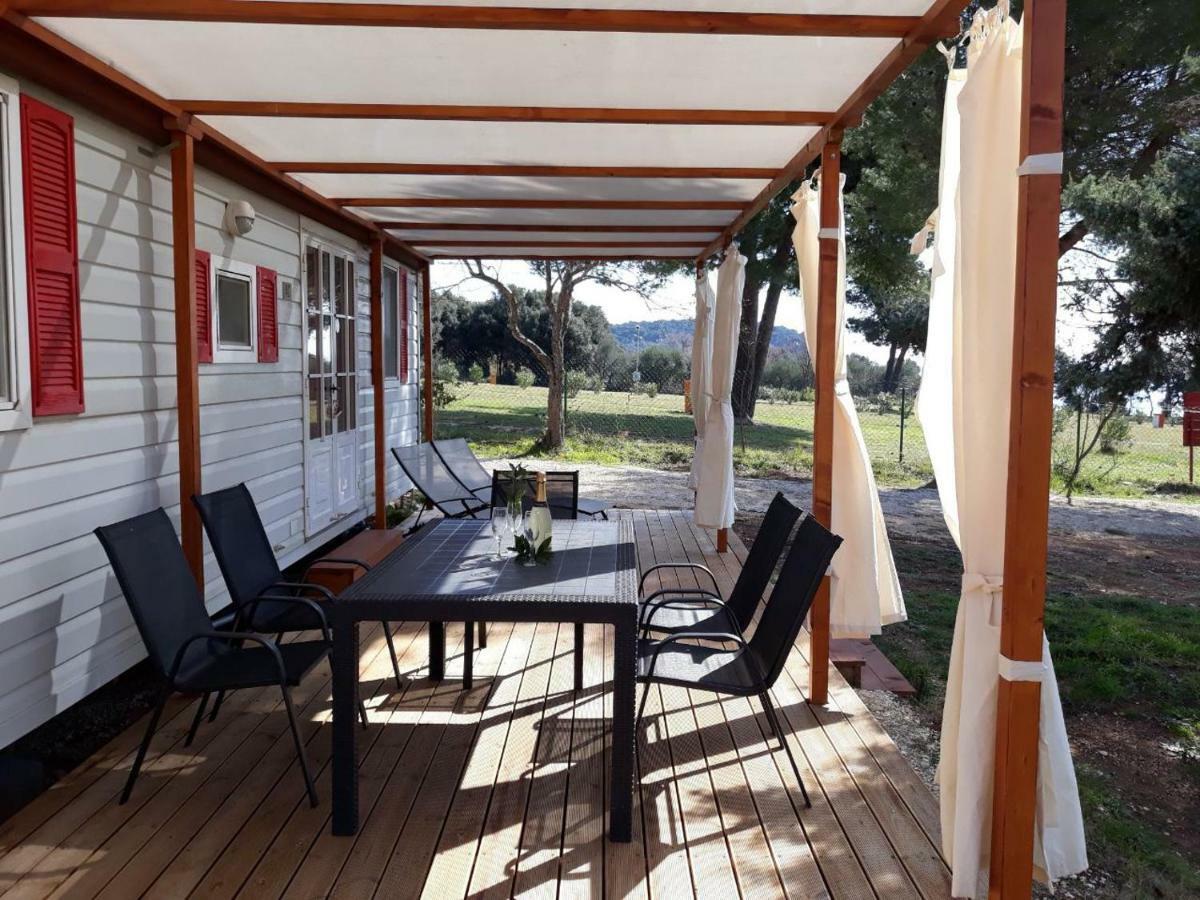 Grand Veles Camp
